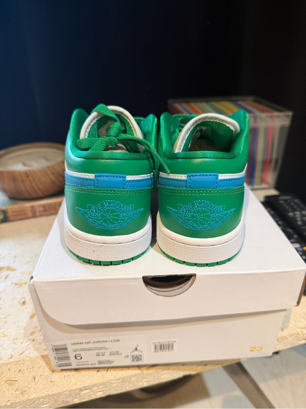 🔥🔥 Jordan Low-Top Sneakers size 6! 🔥🔥 - Picture 4 of 4